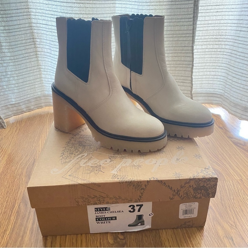 Free People NIB James Chelsea Chunky Heel Boot White Leather Women’s 7 EUR‎ 37